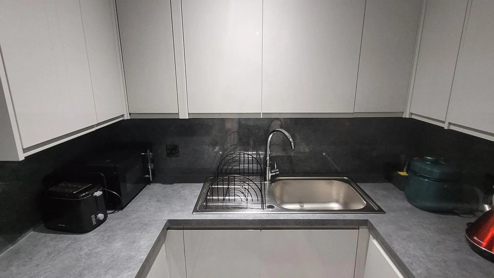 Private Room In A 2 Bed Apartment In Zone 2 Central London 0*,  United Kingdom