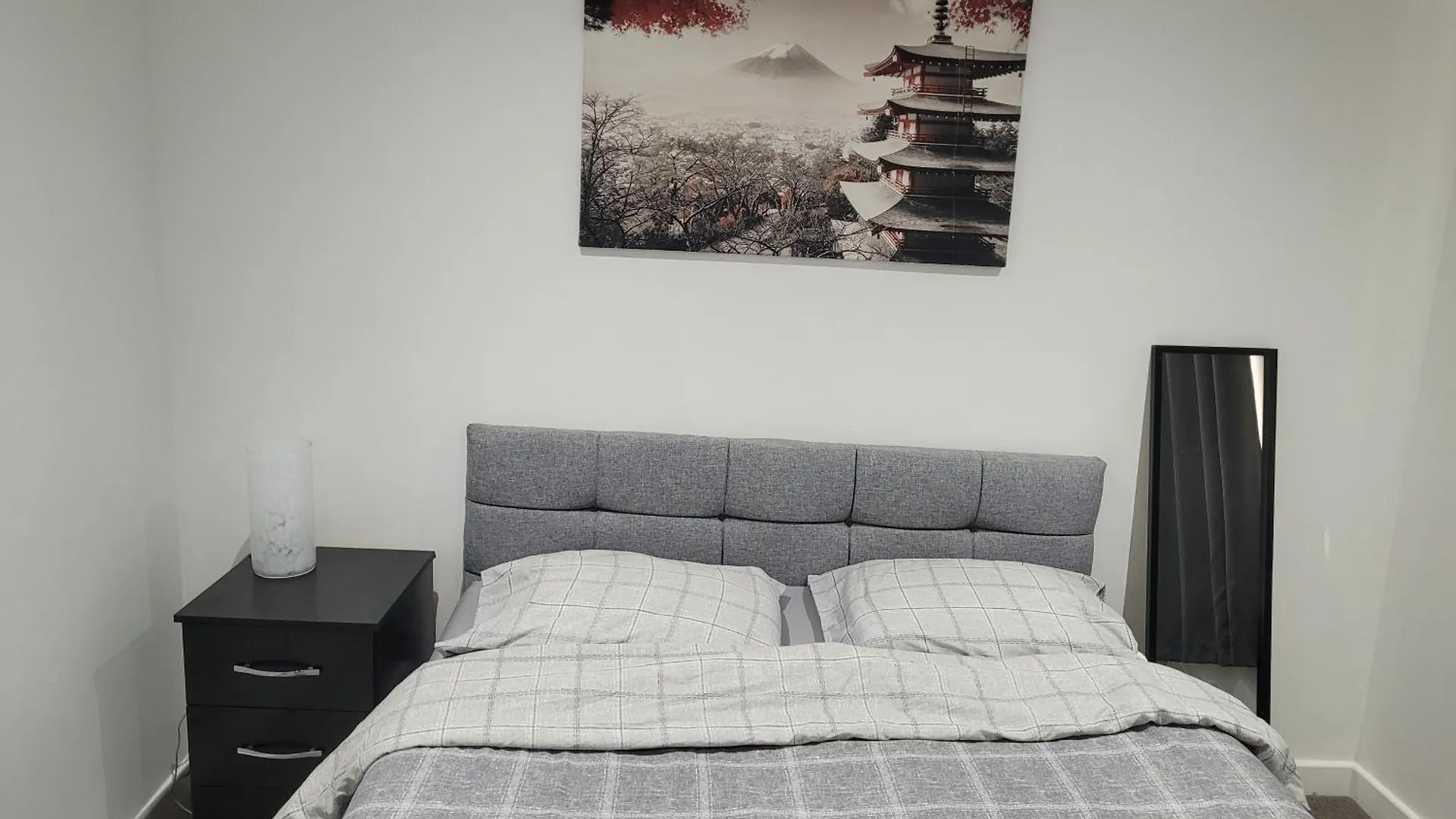Private Room In A 2 Bed Apartment In Zone 2 Central London Guest house
