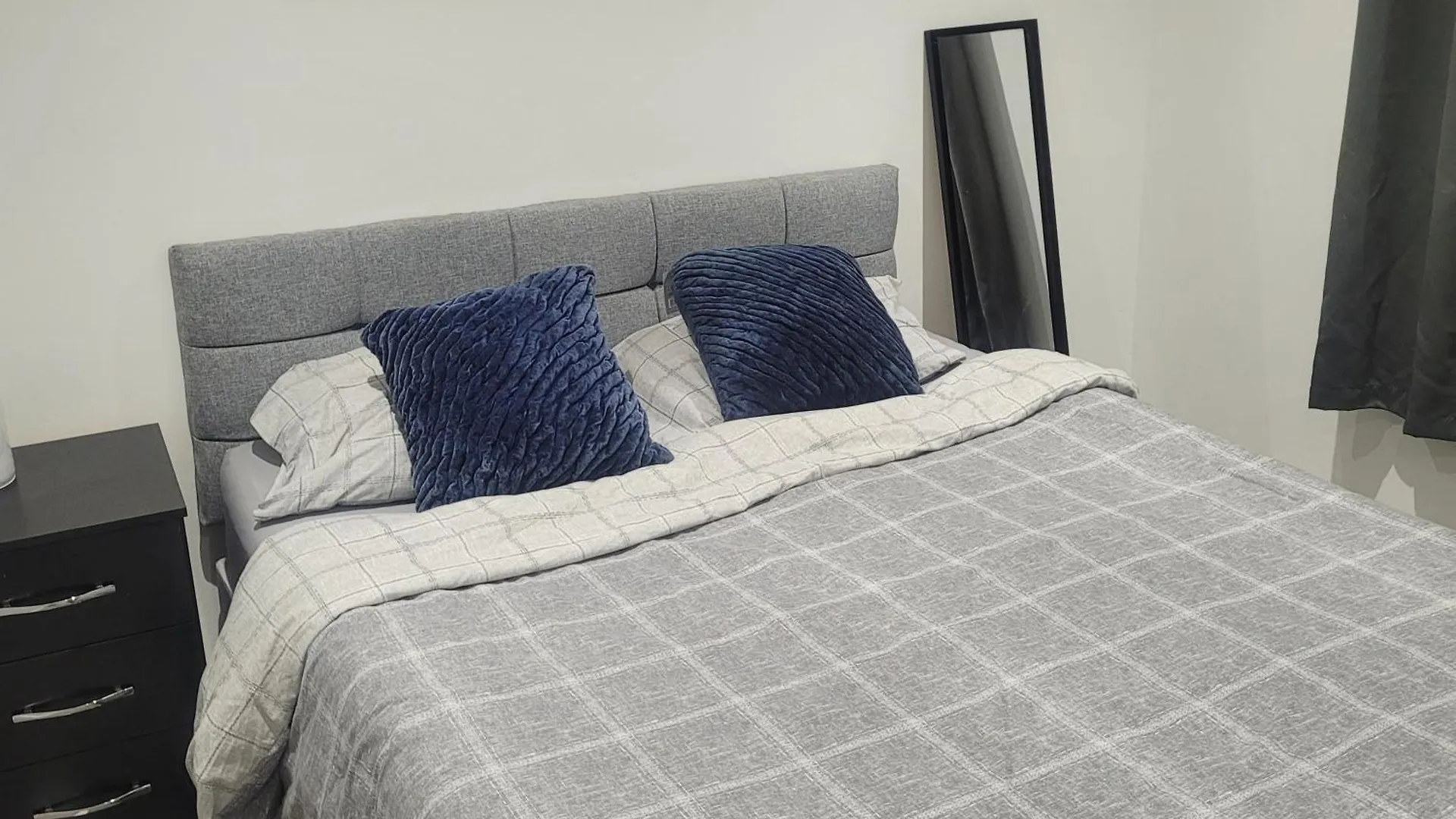 Private Room In A 2 Bed Apartment In Zone 2 Central London 0*,  United Kingdom